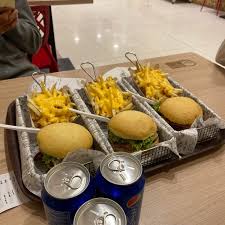 Burger Maker Burger Joint In Buraydah