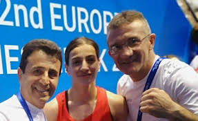 Milli boksör buse naz çakıroğlu, olimpiyat kotası aldı ve bunu başaran ilk kadın boksör oldu. Buse Naz Cakiroglu Avrupa Oyunlari Nda Yari Finalde Boks Haberleri Fight Club Turkiye