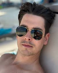 You see me. I see her