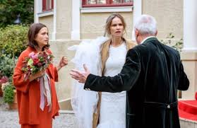 Sturm Der Liebe Die Hochzeit Von Jessica Und Henry In Bildern In 2020 Sturm Der Liebe Kleid Hochzeit Brautjungfernkleid