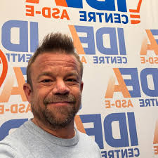 Today I had the pleasure of spending the morning with some brilliant young  budding entrepreneurs at @idea_centre_asde These high school students are  all working