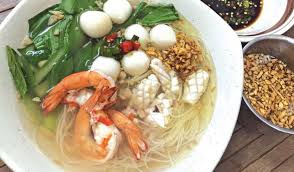 Must try malaysian food!on this episode, we try sup bihun daging and nasi daging, two of the many famous food from kedah. Resepi Mee Hoon Sup Ikan Goreng