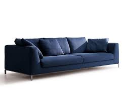 It conveys the impression of having been moulded by an artist but actually derives from a study of 3d models and digital research. Sofa Ray From B B Italia
