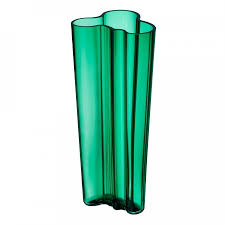 The alvar aalto foundation maintains the material and. Iittala Alvar Aalto Maljakko Smaragdi 25 5 Cm Sisustuskauppa24 Fi
