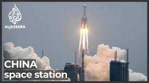 Badan antariksa china masih harus memberitahukan apakah bagian roket dari roket raksasa long march 5b ini terkendali atau akan jatuh ke bumi tanpa kendali. Roket Long March 5b China Jatuh Tanpa Kendali Akan Masuk Atmosfer Bumi Minggu Ini Halaman All Kompas Com