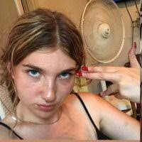 Jocelyn Farris's Instagram, Twitter & Facebook