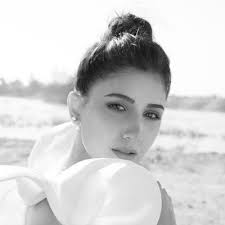 وظهرت في الصورة التي نشرها سامي، النجمة اللبنانية نور، وعلق عليها قائلًا: Mai Omar Ù…ÙŠ Ø¹Ù…Ø± Maiomar Twitter