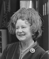 Ce n'est pas évident de faire partie des célébrités et c'est encore pire lorsqu'il s'agit de la famille royale qui est épiée jusqu'au contenu de ses assiettes. Elizabeth Bowes Lyon Wikipedia