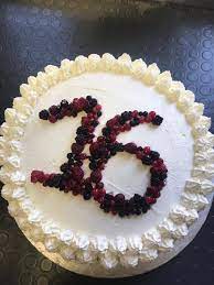 Pan di spagna farcito con crema al mascarpone, al cioccolato,panna e copertura di gelatina di frutti di bosco,ricetta ricca. Pan Di Spagna Con Crema Al Mascarpone E Frutti Di Bosco Torte Frutti Di Bosco Pan Di Spagna