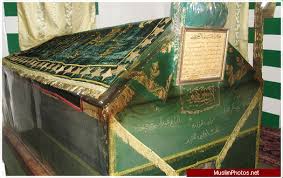 Hazrat bilal (ra) or bilal ibn rabah or sometimes known as bilal the ethiopian was the first christian reacts to the story of bilal bin rabah first man who call to prayers in islam (azan). Sayiduna Bilal Bin Rabah R A