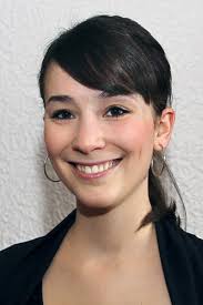 Anne Ebert im Sologesang spitze