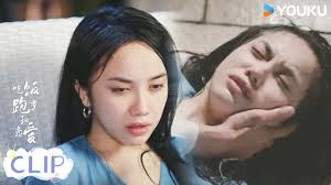 ENG宋明媚掉进泳池，秦畅教授救出【吃饭跑步和恋爱Eat Run Love】