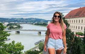 Die österreicherinnen beendeten das semifinale am freitag mit 0,3 sek. Missing Linz 8 Viktoria Schwarz Visit Linz