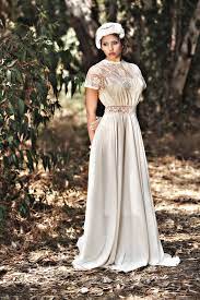 Weibliche rundungen werden gekonnt umschmeichelt und der anblick in. Brautkleid Der Woche Nostalgic Chic By Shiri C Hochzeitsblog I Brautsalat
