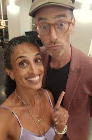 וואו, סרט מרגש עמוק וכל כך חשוב לימינו, הרבי קפוארה של ברק היימן המופלא !  קפוארה בבני ברק!? כמו כל סרט גדול, בסופו של דבר הסרט הזה, הוא על אהבה.  השבוע ברק