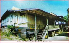 Rumah adat di indonesia antara lain rumah adat balon dari sumatera utara, rumah adat gadang dari sumatera barat, rumah adat rakyat dari bunbungan meruoakan rumah adat tradisional dari suku dayak selatan, diamana gaya arsitektur. Rumah Adat Sumatera Selatan Lengkap Gambar Dan Penjelasannya Seni Budayaku