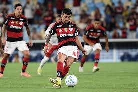 Com Arrascaeta, Flamengo divulga a lista de relacionados para enfrentar o Vitória