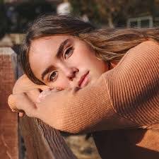 Dianne Avery's Instagram, Twitter & Facebook