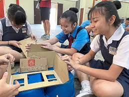 吉隆坡甲洞华文小学(1校) sjk (c) kepong (1) 吉隆坡甲洞华文小学(2校) sjk (c) kepong (2) 吉隆坡启智华文小学 sjk (c) khai chee; Roping In Pupils To Build Village For Mall S Cny Decor The Star