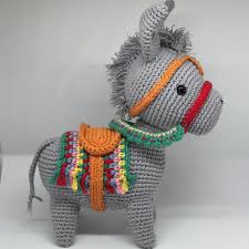 Amigurumi Esek Yapimi Modahole Moda Ve Yasam Portali 2020 Orgu Projeleri Esek Tig Desenleri