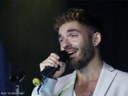 Ich habe vorhin eine Anfrage von einem Account bekommen der mir folgen  möchte. Aber das ist auf gar keinen Fall Daniel. Ich finde es schon an der  Schreibweise merkt man es. Habt