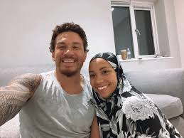 Sonny bill williams on his troubled past, converting to islam, being in debt & boxing. Sonny Bill Williams On Twitter Taraweeh Prayer With The Wife All 4 Kids Sleeping Now Time For A Decaf Some Qt Ramadan Is Flying By Just Like It Is