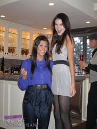 Famous personalities featured on this list, include actresses, gymnasts, models, pop singers and from other domains of life. 14 Extremely Tall Ladies Tall Women Kendall And Kourtney Tall Girl