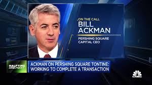 Located in a wonderfully unique space across from grand central terminal beneath an underpass, pershing square attempts to capture an old new york vibe with its wood paneling, deep booths and green shaded lamps on each table. Ackman Pershing Square Has Perfect Track Record In Restaurant Space
