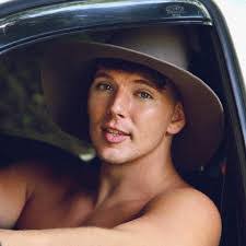 Nathan Applegate's Instagram, Twitter & Facebook