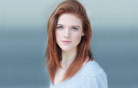 10 guys with blue eyes from tv and movies! Wallpaper Girl Long Hair Photo Blue Eyes Lips Face Redhead Actress Portrait Mouth Close Up Rose Leslie Simple Background Looking At Camera Sweater Looking At Viewer Images For Desktop Section Devushki