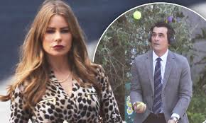 Tyler gerald ty burrell (born august 22, 1967) is an american actor and comedian. Sofia Vergara Scorches While Ty Burrell Juggles On The Set Of Modern Family S Final Season In La Daily Mail Online