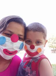 Máscara para Carnaval e Dia do Circo 🤡 Simples e fácil de fazer Créditos:  @professora.anapaula #redepedagogica #facopartedarede #educa #pinterest  #educacao #educação #professor #pedagoga #pedagogo #pedagogia #professora  #saladeaula #educadora ...