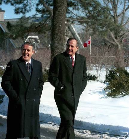 File:President George H. W. Bush walks with Canadian Prime Minister Brian  Mulroney.jpg - Wikimedia Commons