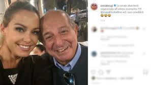 Beh vabbe' io ancora di piu' innamorata di sonia con la frangia ! Adriana Volpe And Sonia Bruganelli The Photo With Magalli Wreaks Havoc World Today News