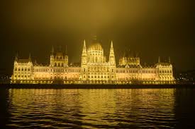 Budapest parliament represents one of the city's many architectural masterpieces. Budapest Von Prunk Und Vintage Reiseblog Gecko Footsteps
