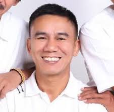 A tale of two crying women: one for the lies she peddles, the other for the  life stolen from her. Fake news, fake tears. Maswerte nga itong mga DDS  vloggers na ito