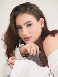 Silêncio não é fraqueza, é estratégia de quem já entendeu tudo.” ✨