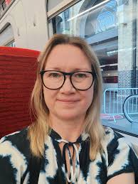 Sue Lancaster 🦊 OUTSIDE THE BOX