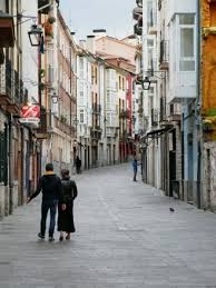 Most of the city's neighborhoods are surrounded by parks and forests and many cultural events add an. Vitoria Gasteiz Sehenswurdigkeiten Unterkunfte Reisen Nach Spanien