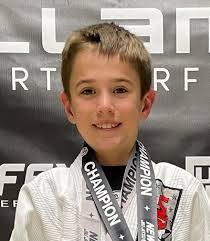 Maximus Bell's Instagram, Twitter & Facebook