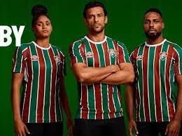 Depois de quase três anos, o time tricolor tem um novo. Fluminense Apresenta Nova Camisa Tricolor Da Umbro Para 2021
