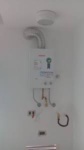 O primeiro passo para escolher o aquecedor ideal é checar a questão hidráulica, ou seja, verificar o tipo de gás que é utilizado na tubulação da sua casa. Inevitavel Giz Aniversario Aquecedor A Gas Fluxo Balanceado Localeconomycenters Org