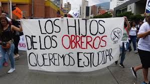 La crisis en la que se ha sumergido la en ese año, por medio de un gran paro nacional universitario y masivas movilizaciones, se logró. La Educacion Publica No Aguanta Un Desangre Mas Pacifista