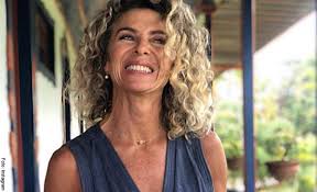 Margarita rosa de francisco describió el difícil episodio que vivió cuando era niña y fue abusada sexualmente por un hombre que era cercano a su familia. Margarita Rosa De Francisco Hablo De Su Desempeno En La Cama Vibra