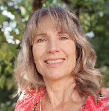 What neighborhoods or parks in San Diego have shady walking trails for dogs?