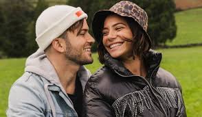 About press copyright contact us creators advertise developers terms privacy policy & safety how youtube works test new features press copyright contact us creators. David Carreira Tira Foto Com Crush Da Namorada Carolina Carvalho Os Dois Homens Da Vida Dela