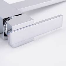 modern square shaped kitchen faucet