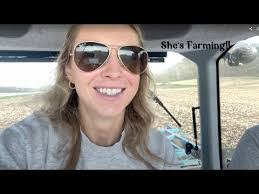 Emily Farmer's Instagram, Twitter & Facebook