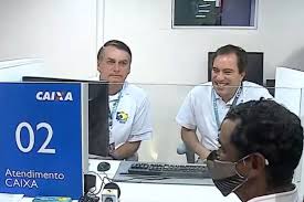 In particular, cef finances projects and programmes in the infrastructure, housing and sanitation sectors. Bolsonaro Vira Atendente Da Caixa Em Agencia Barco Na Ilha De Marajo Noticias R7 Brasil