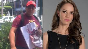 Net worth, overview, biography, birthday, family, and many more. Video Asi Fue Como Un Sujeto Que Pegaba Propaganda De Morena Ataco A Laisha Wilkins